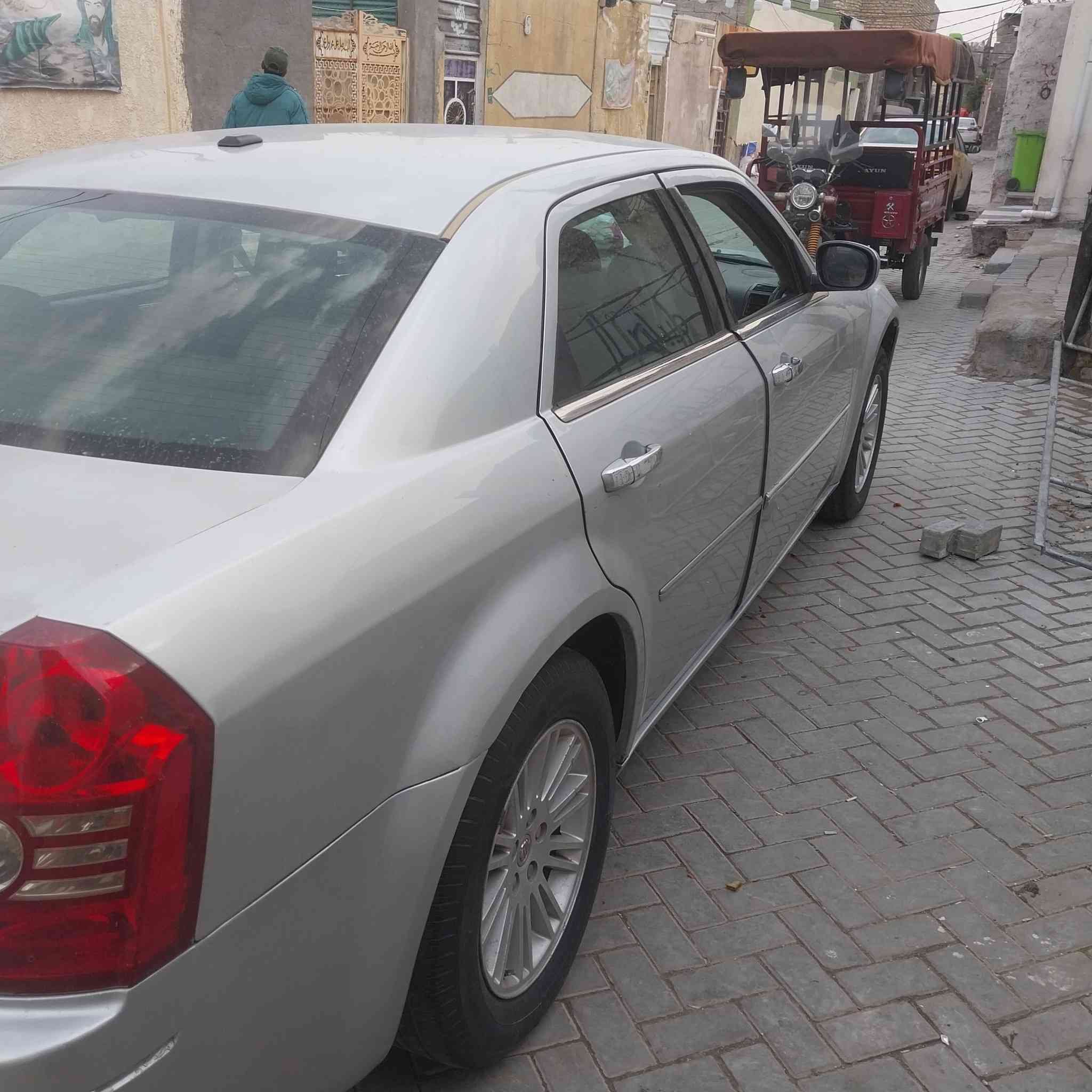 سيارة أوباما بسمنة للبيع موديل2008 بيه حادث جاملغ الامامي ***********جهت السايق  وهاذ رقم
