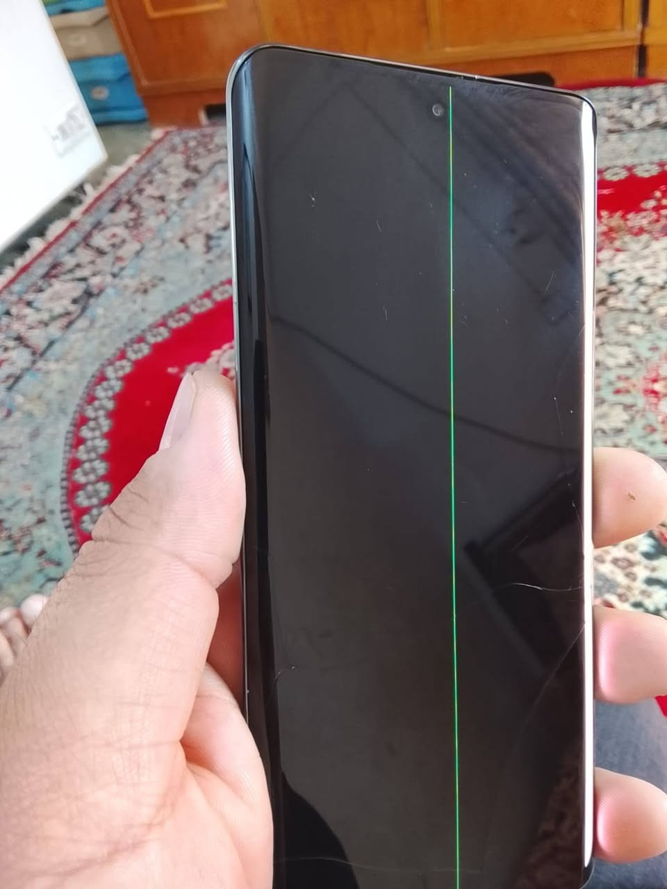 ￼
￼

￼

+3

هذا الهاتف هو هونر X9b 5G. 

الشاشة: شاشة AMOLED منحنية بحجم 6.78 بوصة وبدقة 1200 × 2652 بكسل ومعدل تحديث 120 هرتز. 

الكاميرا: نظام كاميرا خلفية ثلاثي يتميز بكاميرا رئيسية بدقة 108 ميجابكسل. 

الأداء: يعمل بمعالج Snapdragon 6 Gen 1 مع ذاكرة وصول عشوائي (RAM) تصل إلى 12 جيجابايت وسعة تخزين داخلية 256 جيجابايت. 

البطارية: بطارية ضخمة بسعة 5800 مللي أمبير تدوم طويلاً. 

سعره ٢٠٠ وبي مجال قليل


**إذا كنت صاحب هذا الإعلان وتريد حذفه لأي سبب، رجاءا أرسل رسالة إلى الدعم الفني**