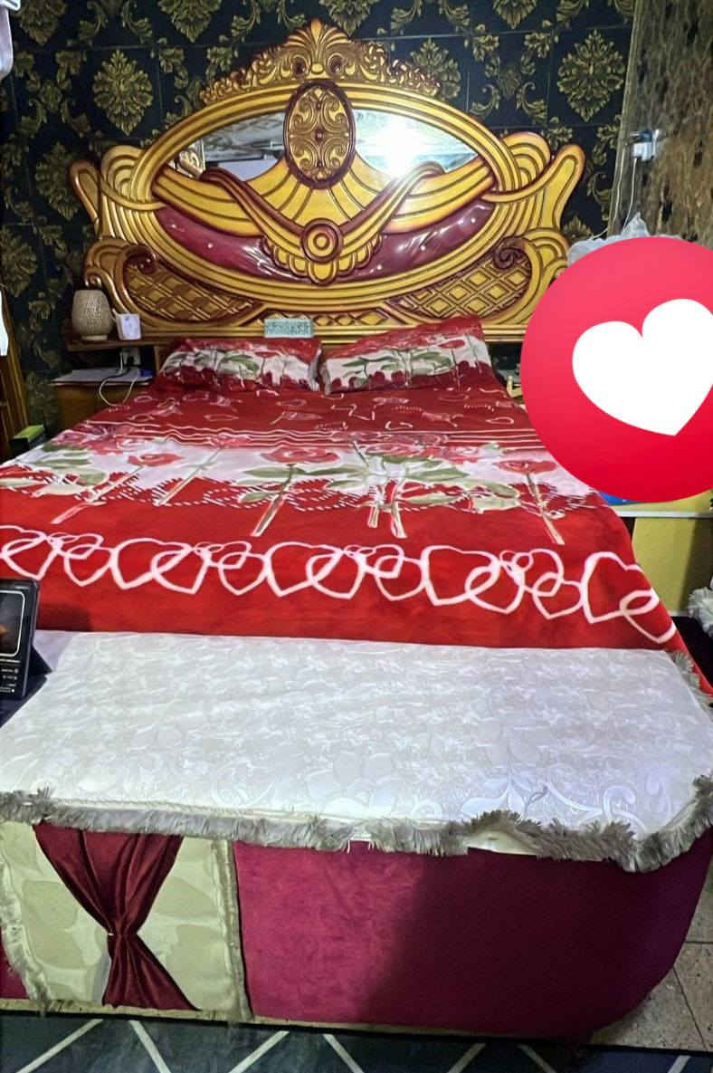 غرفة نضيفة للبيع بدون ميز مرايا وياها مرايا طواليه 
سعرها 500
مكانها مدينة الصدر قطاع 54 
للتواصل مع صاحب الغرفة ***********
