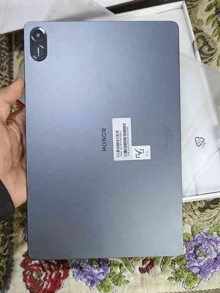 سلام عليكم إخوان ايباد هونر X8a ستعمال شهر
 أخو الجديد ملحقاته الشركه كامله وياه كيبل + رأس شاحنه + كفر + ضمان سنه + ذاكره 128 + البطارية 8300 أمبير
السعر 175الف 
مكاني البصره الحيانيه
 يوجد توصيل جميع محافظات العراق
الرقم ***********
