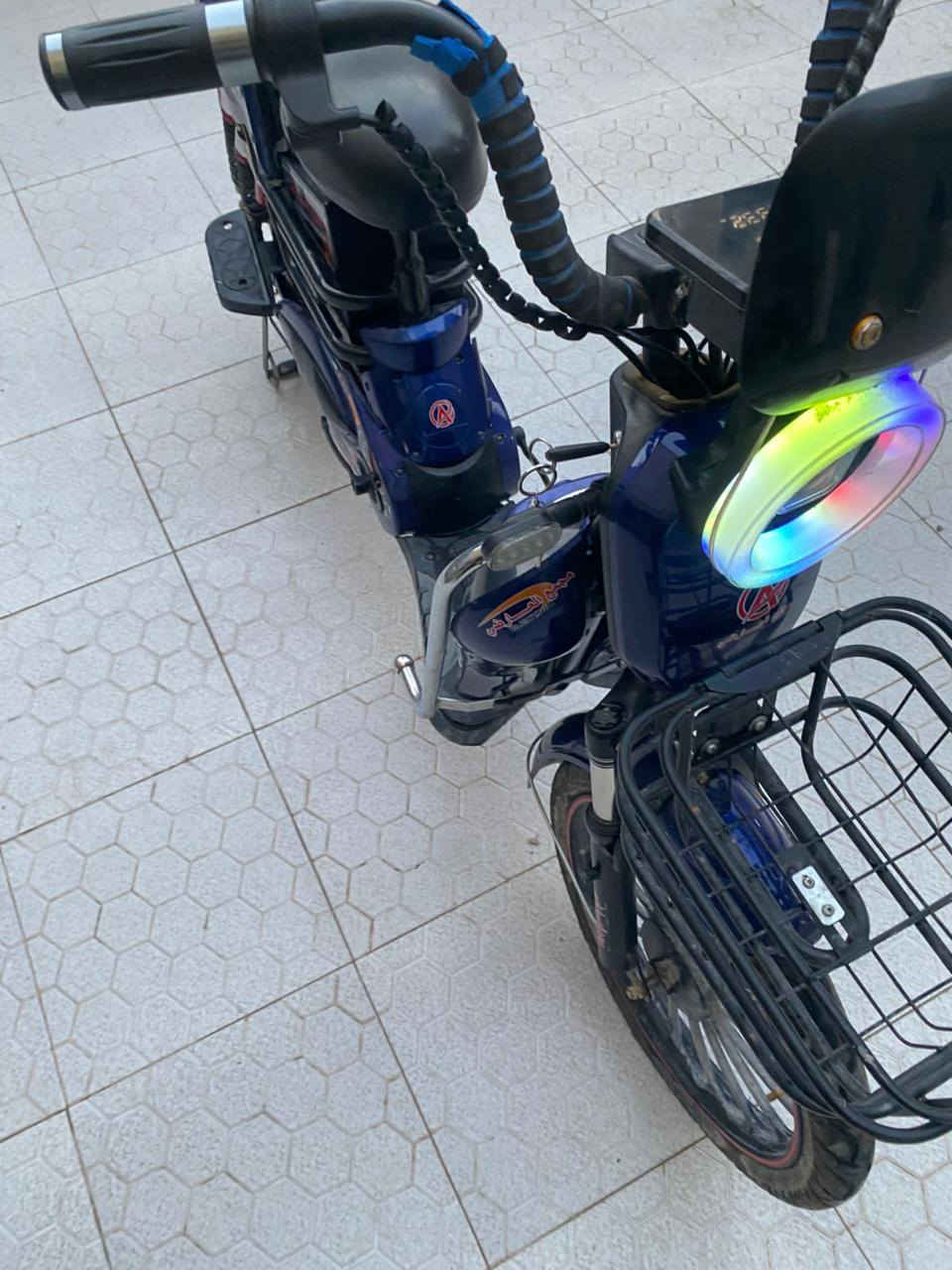 سلام عليكم باسكل شحن 5بطاريات بعده جديد صالي 2 من ماخذه من العارضي مكاني نجف كوفه السعر 350 وبي مجال متوازي عله بيعته ***********
