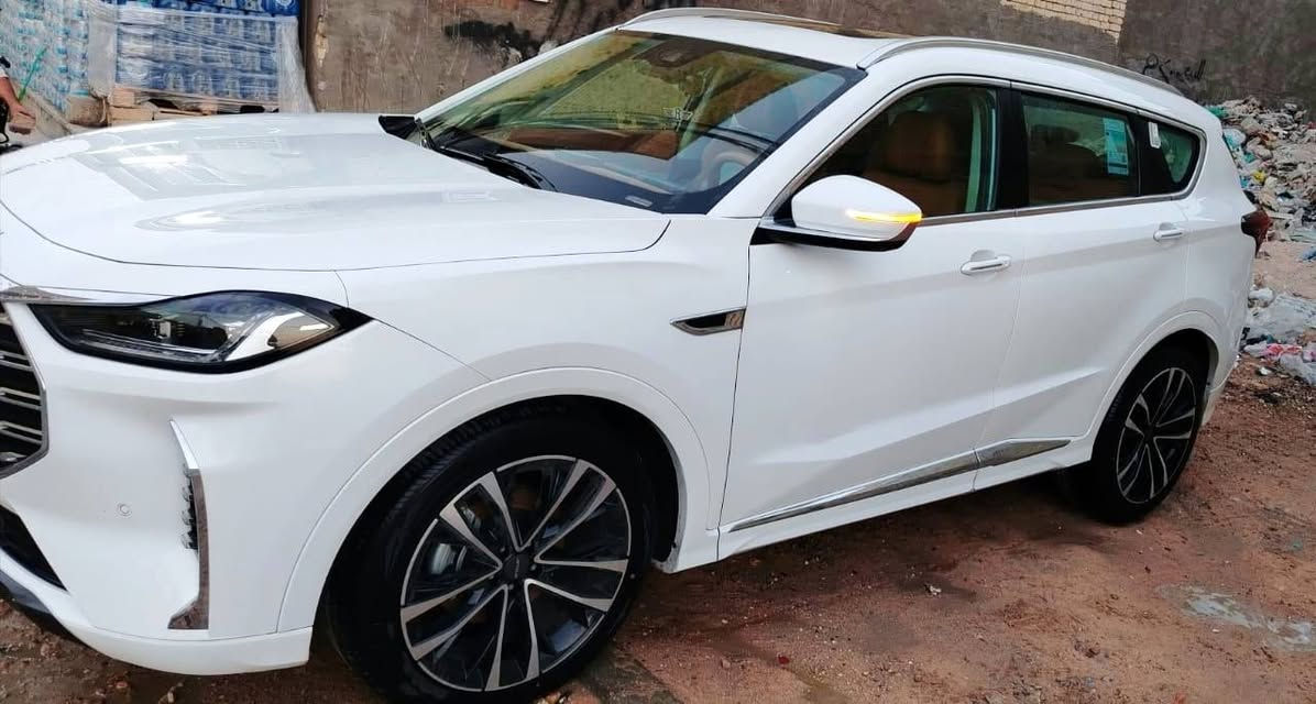 #جيتور x70 PLUS 2025 لون ابيض نضيفه جدا
رقم بغداد بسمي تحويل ثاني يوم
ماشية. ١٣ الف 
بانوراما
كشنات جلد + تدفئه تبريد + خزن + كهرباء
صندوق كهربائي 
حساسات امامي خلفي 
رادار جانبي 
محرك 16 توربو 
گير 7 نمر 
اضويه زنون متحرك 
داخل ليد بالكامل 
اضويه ترحيب 
تحكمات ستيرن
ويل حجم 20
5 كامرات + كامره 360 
7 راكب 
3 وضعيات قياده 
اكروز سرعه 
شفتات 
بصمات 2
Auto hold
هاند بريك كهربائي 
داخل مشمشي 
السياره بيهه فقط طخه صغيره مال عربانه اول متفتح باب سايق جوه صايره والسياره مكفوله من الدعاميه للدعاميه السياره  على حالة الوكالة 
سعر السياره 27  مليون بيهه مجال قليل
العنوان بغداد زعفرانية
***********
