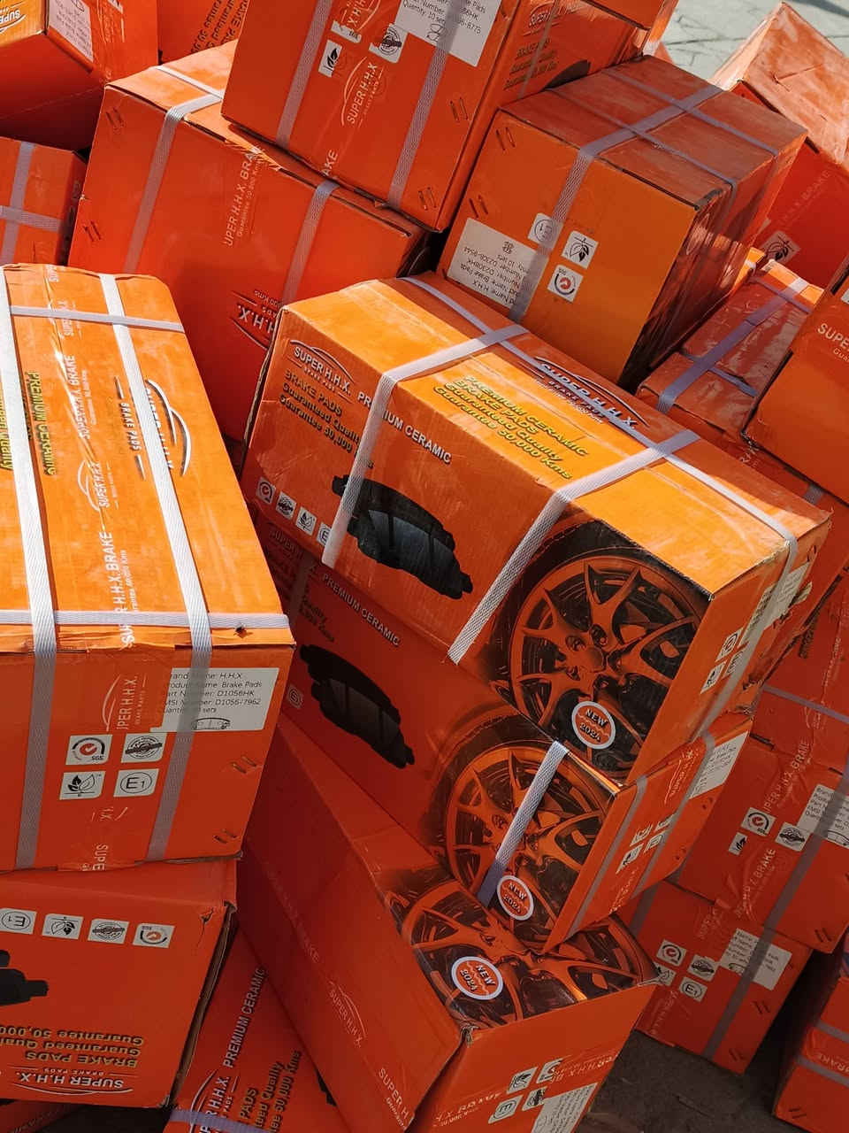 السلام عليكم   يوجد لدينا دسكات سوبر الاصليه ضمان عمل وجوده ضمان عمل 50الف كيلو جوده ه  توصيل ٥الف لجميع المحافظات جمله مفرد    للتواصل ***********
