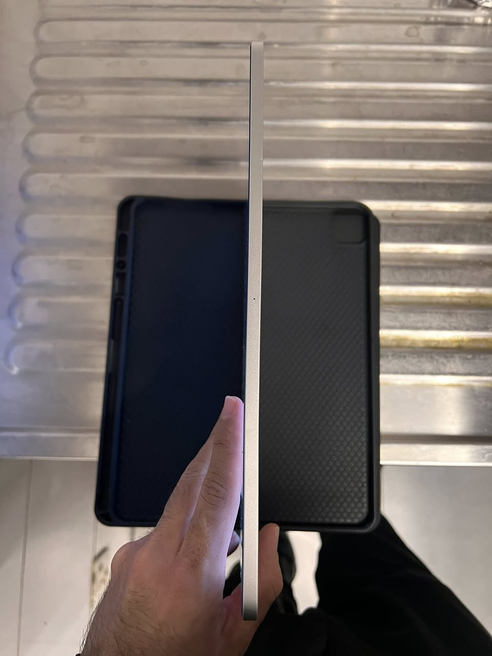 ايباد برو معالج m1 يعني كلش قوي العاب وبرامج حجم شاشه 13  يعني اكبر حجم  كامل غراض جهاز كلش نظيف بطاريه 88 جهاز بس هاي نقتين بي موضحه بصور مثل خيال ممأثره ع شي مال استخدام  ممفتوح كله بشرط للبيع ب700 الف مكاني سليمانيه


**إذا كنت صاحب هذا الإعلان وتريد حذفه لأي سبب، رجاءا أرسل رسالة إلى الدعم الفني**