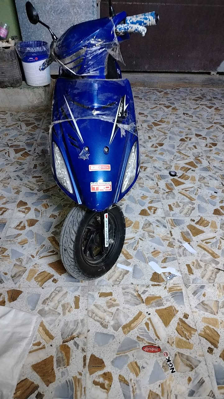 سلام عليكم
دراجة ماكس صيني 🇨🇳
مابي اي عيب كهربائيات شغال 1/1✌🏻

سرعة 120🌪
تشتغل نكرة سلف 
مكاني كركوك حي الاسرى والمفقودين 
السعر: 250بي مجال للطيبين 🌺🙃
رقمي؛ ***********
