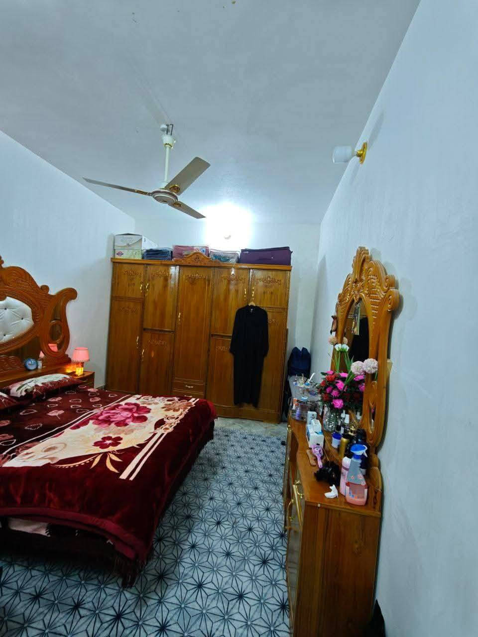 دار ١٠٠م مربع حي العرضات الاولى طابق الفرع قريب شؤون المراءه
***********
