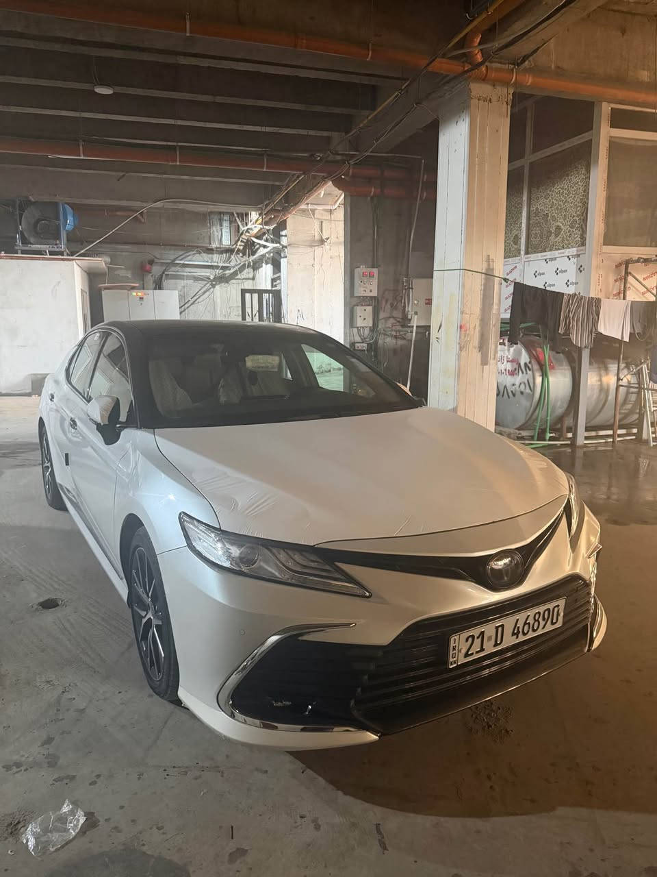 CAMRY 2023 limited edition V6 كوردي 
 کامری مۆدێل ٢٠٢٣  ليميتد ئيدشنه (خلیجی)، فول مواسەفات، زەمانی باب یەکەم. ڕەنگی سپیی سەدەفی ڕفۆش و مەرغوب.  ڕۆیشتوو: 35 هزار км  مەکینەی مەرغوبی 6 بستۆنە  بۆیاخ و بەدن: دەعامی بۆ دەعامی بێ بۆیاخ، بێ تەرزە (حاڵووب)، بێ تەقە و ڕەسعە.  بارودۆخ: سەیارەیەکی زۆر زۆر جوانە، بێ هیچ کەموکوڕییەک.  بەڵگەنامەکان: سەنەوی، هەزە و ڕەقەمی هەمووی نوێیە تا 2030، لە هەمان ڕۆژدا بە ناوتەوە دەبێت.  کلیل: 2 بەسمەی شەریکەی لەگەڵدایە، سپێری دانەنبەزیوە.  شوێن: سلێمانی.
مواسەفاتە دیارەکانی:  بەسمە  فەتحە (سەقف)  پەردە  شاشە  حەساسی پێشەوە + پاشەوە هاندبرێکی بەسمە (ئەلیکترۆنی)  ئۆتۆ هۆڵد (Auto Hold)  تەبریدی لەمس + مەرکەزی  تەحەکوم ستێرن  6 ئێرباگ  ئاوێنەی کارەبایی و ئیشارەتدار  تەحدید سەرعە (کروز کۆنتڕۆڵ)  گێڕ، مەکینە، تاقم سەدر و تایەکانی هەمووی نوێن و سەیارەکە هیچ مەسرەفێکی تێدا نییە.  پێشنیاری نرخ: 292 وەرەقە ($29,200) (کەمێک مەجالی تێدایە). ***********
‏عربي 
‏CAMRY  2023 limited edition V6
‎کامری مودیل2023   خليجي ليميت ادشن  فوول مواسفات ضمان باب اول لون ابیض صدفی مرغوب ،ماشی35   الف،محرک 6 سلندر مرغوب ،دعامی لــ دعامی مابی صبغ مابی حالوب مابی رەسعە  ،سیارە حیل حیل حلوة،سنویە هزە رقم کل جدید2030نفس یوم تحول٢ بسمه بیلادی موجود سبیر ما انزل،مکان سیارة سلیمانیة مواصفات معروفة بسمة بانوراما پردە ‎شاشة امامی‎+حساسات خلفی ‎هاندبریک بصمة
‎ئوتو هولد  تبرید لمس+مرکزی ‎تحکمات ستیرن ‎ستة ایرباب
‎مرایا ئیشارة و کهرباء ‎تحدید سرعة ‎گیر محرک تاقم صدر تاقم ایطارات کل جدید سیارە مابی ای نقس سعر :292 $ شویە بی مجال *********** السليمانية, العراق
