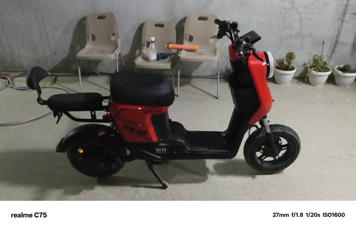 السلام عليكم دراجه شحن ار 9 معروضه للبيع موديل 24 دراجه كلش نظيفه خمس بطاريات جديد مشهض انطيني شرط سعره فقط 380,000 بمجال قليل كلش اللي يريده لا يكتب لي بالتعليقات ما جاوب رقم تليفون ***********
