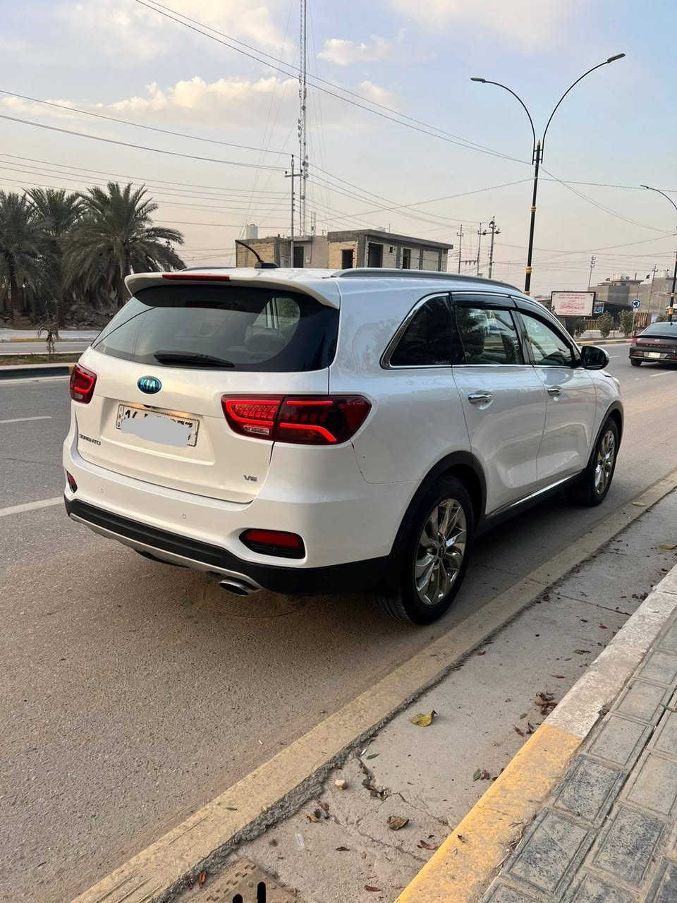 السلام عليكم.
سورنتو خليجي موديل 19مواصفات بصمه وبصمة ابواب 

ومري شفط 

ترحيب عن بعد 

حساسات خلفيه واماميه 

رقم قادسيه انگليزي 

مكينه V6
السياره بيهه اثر حالوب ناعم 
و بارد قليل  بلجاملغ الخلفي بدون صبغ 
مكاني كربلاء 

رقم الهاتف 

***********

السعر 225
