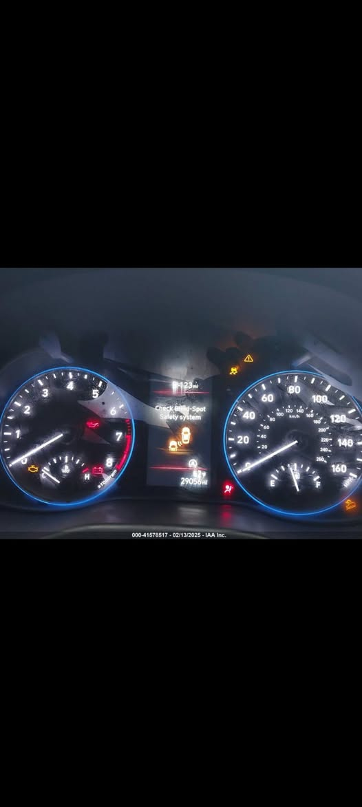 السلام عليكم كونه ٢٠٢٣ للبيع على ضرره . موجوده باليوسفيه.  بدون ايرباك . فول موصفات  . محرك ٢٠٠٠ . سعر ١١٠ . رقم تلفون ***********
