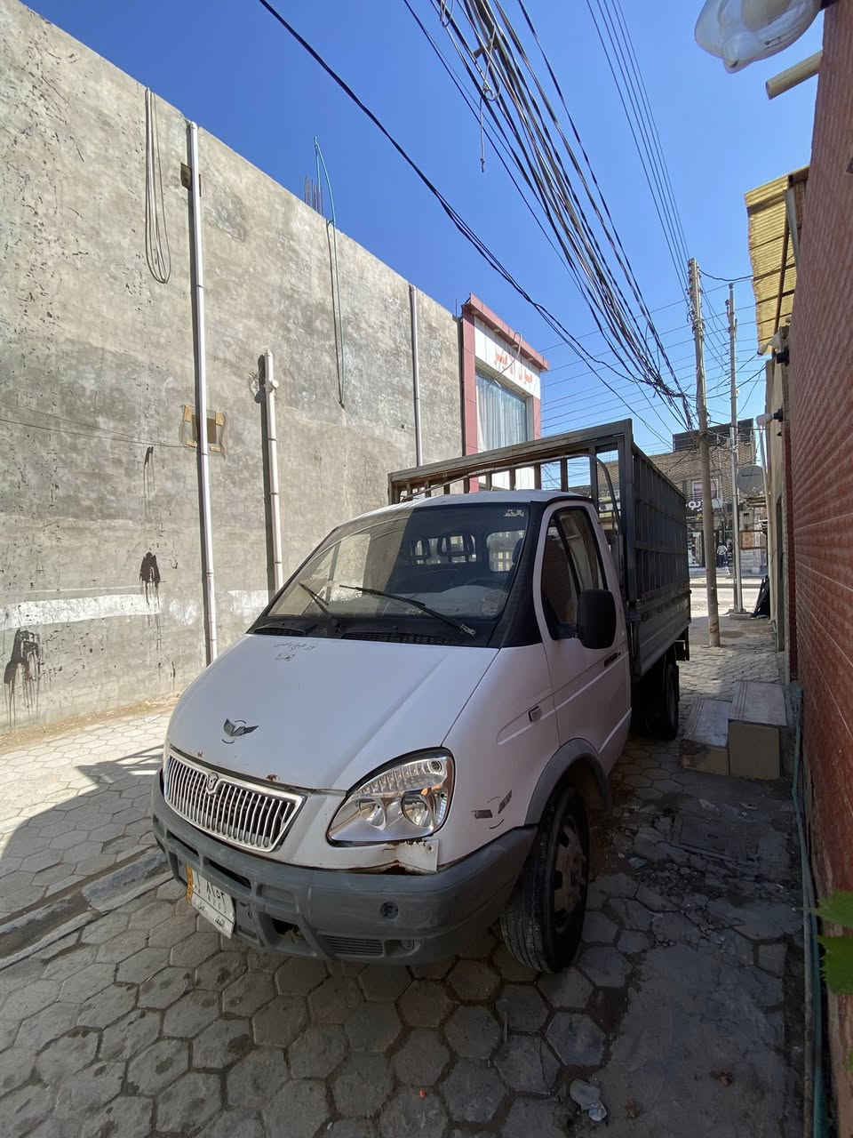 سياره روسي بلاديه رقم نجف بأسمي كير محرك بلادي سياره ماعيازه شوفت عينك مداور ثاني يوم 40وبيه مجال للشراي خاص موجود ورقم موجود***********
