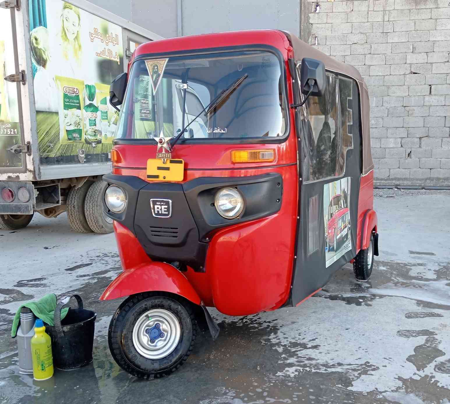 السلام عليكم تكتك ١٧ رقم وسنويه بسمي كامله كبل الشارع ربع مذب عليه المكان بغداد البياع ***********
