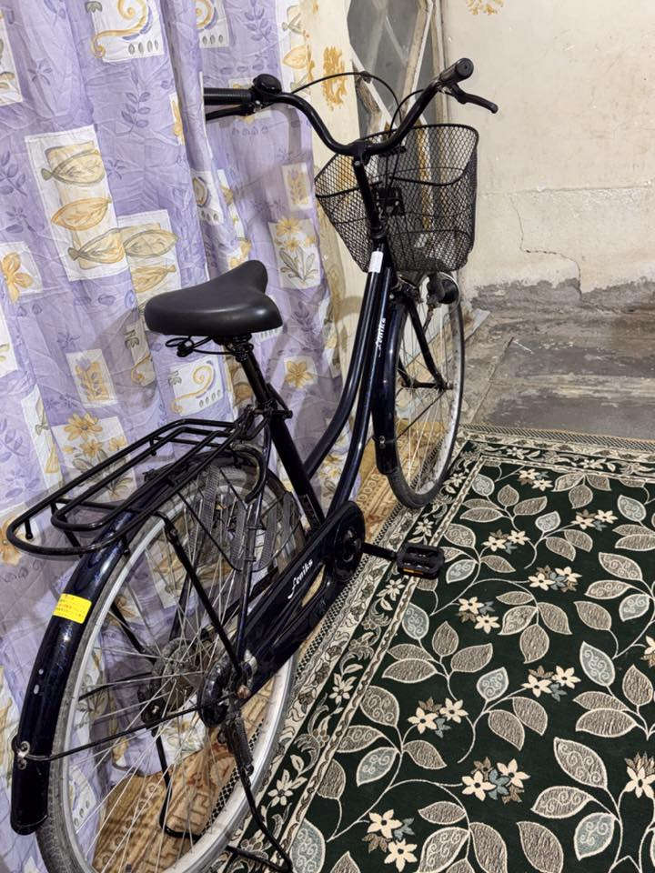 بايسكل بناتي للبيع
اي عطل مابي بريكات شغالة + لايت شغال 
سعرة ٩٠ وبي مجال قليل مكاني بغداد الزعفرانية قرب سدة الوليد


**إذا كنت صاحب هذا الإعلان وتريد حذفه لأي سبب، رجاءا أرسل رسالة إلى الدعم الفني**