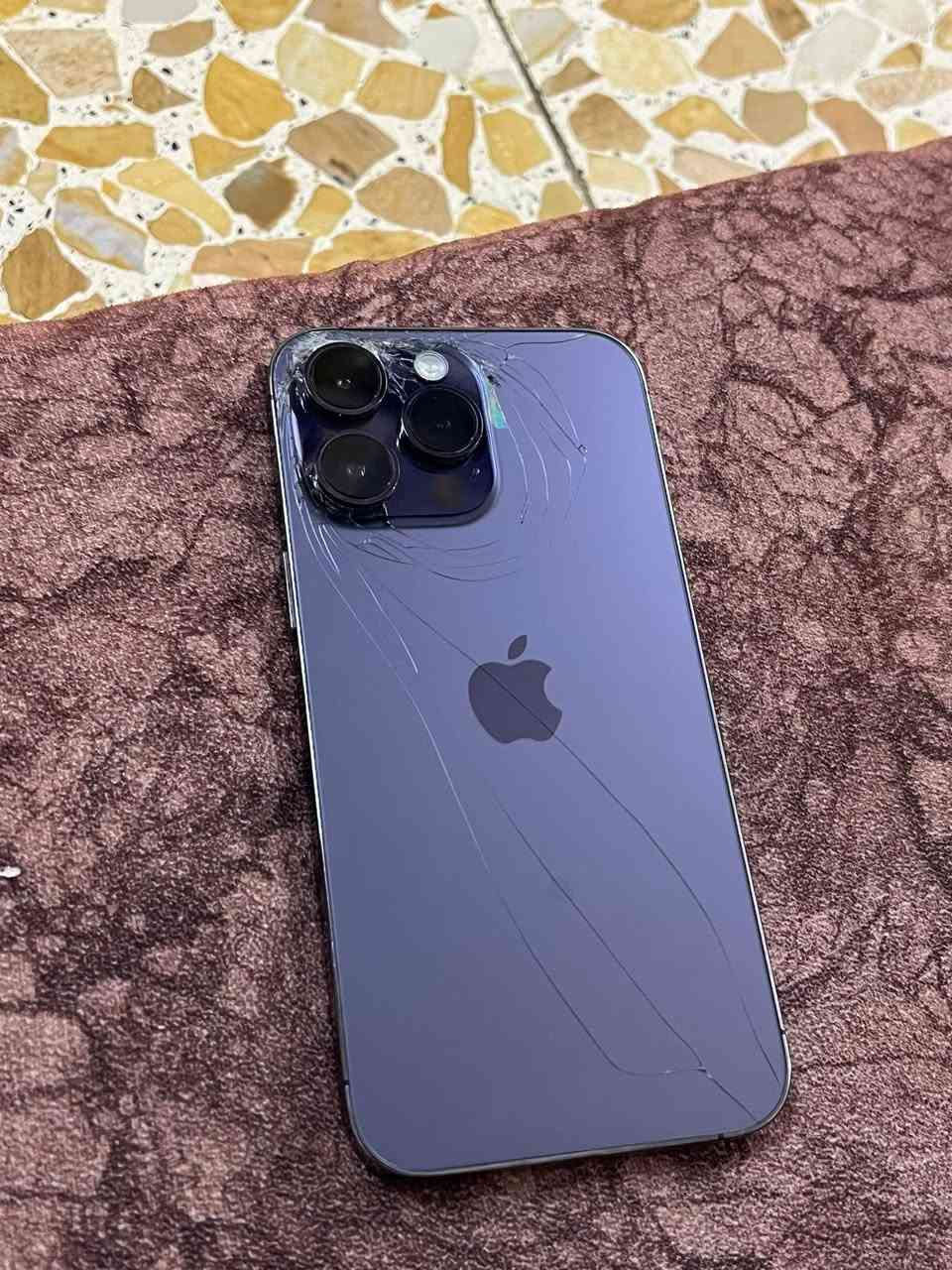 للبيع
14 pro max
ذاكره 256
بطاريه 87 
جهاز بلادي ضربه بالضهر فقط وابد ما مأثره على كلشي 
825 ألف تواصل ***********
