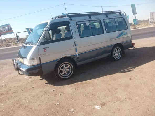 السلام عليكم كيا 93 ويل منغولي زنون كهربائيات كلها شغاله سنويه لل 27 دوشمه تنته كله جديده تخم تاير جديد السعر 50 وبيه مجال  ‏‪***********‬‏
