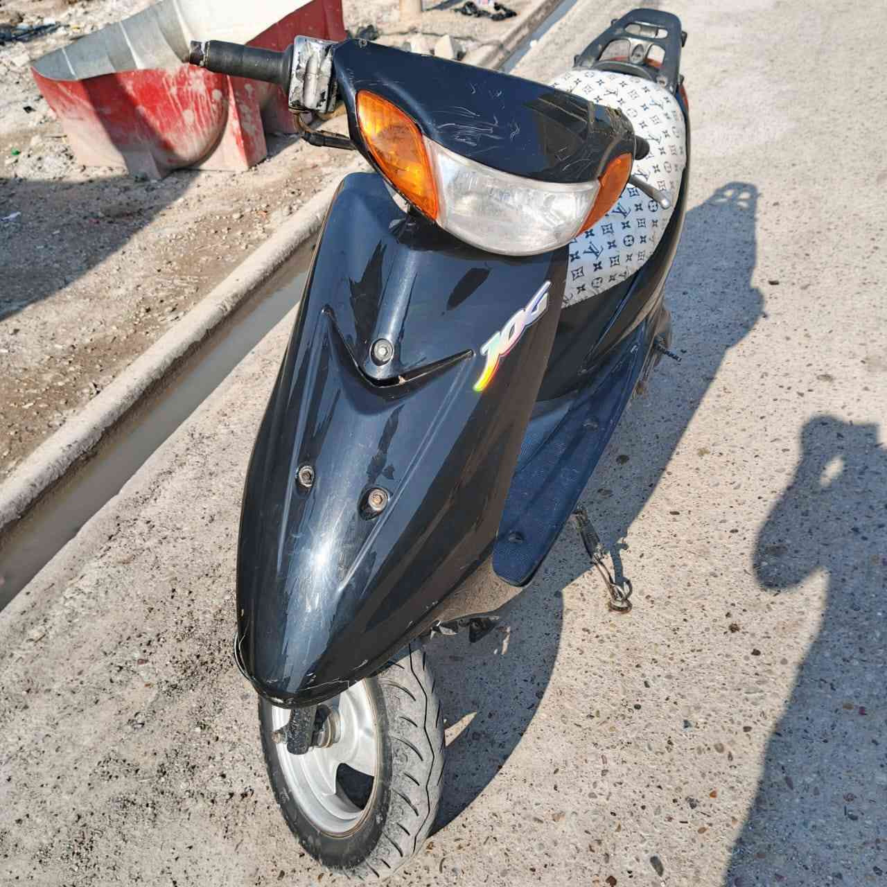 سلام عليكم عصفوريه للبيع الدراجه نضافه 90% كفرات بلادي شلعه ومعدل فول هندر واحد بأي وقت كهربائيات كلها شغاله حساسات شغاله الدراجه نقص جوزه لين سويجه ضايع الدراجه تفيد لشغل للمدرسه ماتعبك السعر 175 وبيه مجال بسيط 
عنوان بغداد حي نصر رقم *********** واتساب موجود
