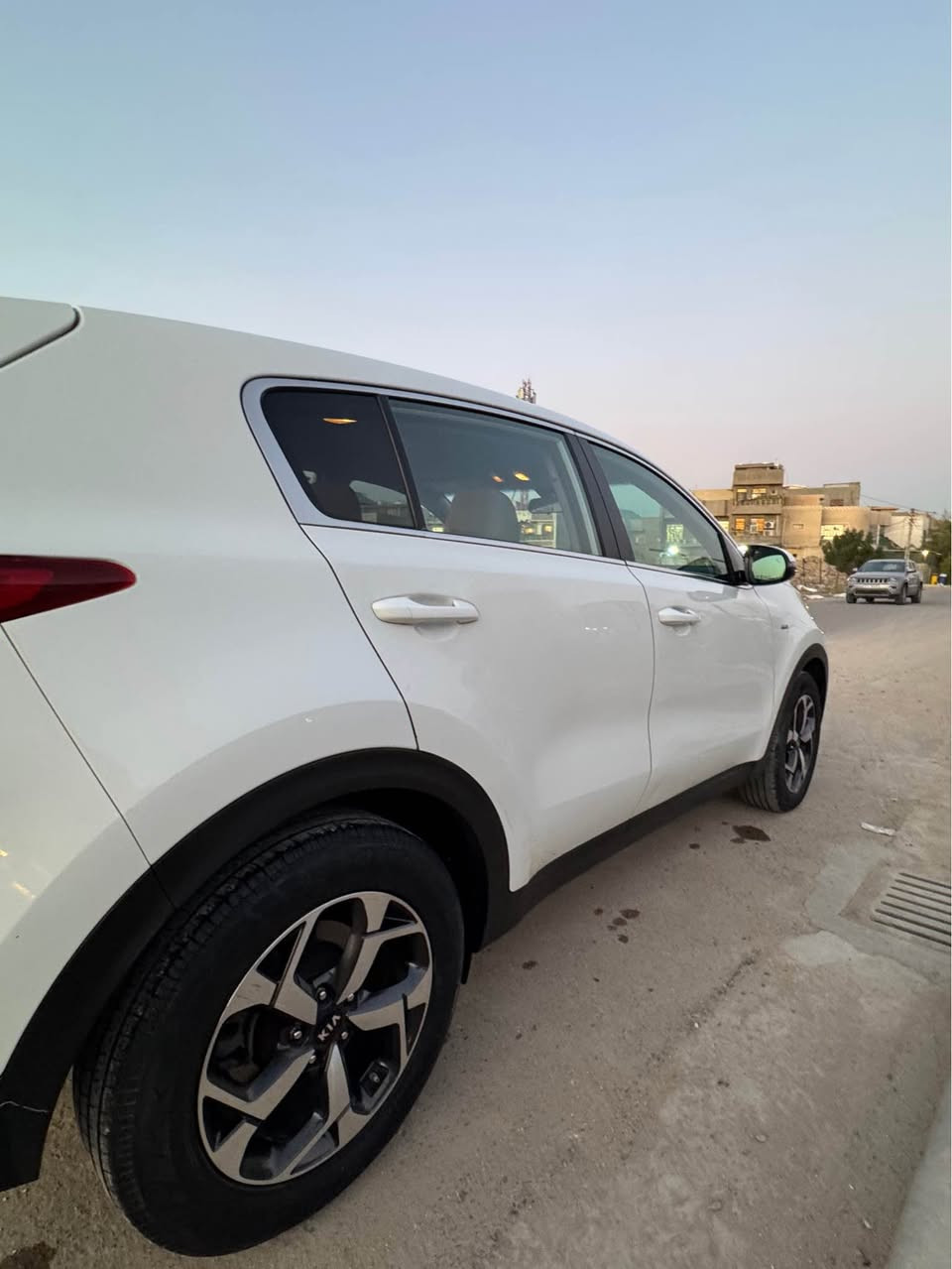 كيا سبورتچ 2020 رقم  اربيل انكليزي  غير متواجد على الفيس فقط اتصال
وراد امريكي قطعة وحدة نفسة مصلحة الجاملغ ومنزل صورة  وشخوط خباثة جوة يدة الباب هم منزل صورة قبل وبعد
السيارة لون ابيض 
‏ KNDPMCACXL7703923 رقم الشاصي  
ماشية 90 الفM وقابلة للزيادة
مواصفات السيارة 
مكينة 2400 GDI
فول تحكم ستيرن 
فور ويل 
ويل كب 
رادار  جانبي 
مري شفط
اشاير بلمري 
شاشة بنظام ابل كار بلي واندرويد
كامرا خلفية دوارة
مري كهرباء 
تدفئة كشنات 
كرسي كهرباء 
السعر 178  
رقم اربيل  انكليزي 
تحويل او وكالة الي يعجبك
مكان السيارة بغداد القادسية او اليرموك 
للأتصال *********** بغداد, العراق
