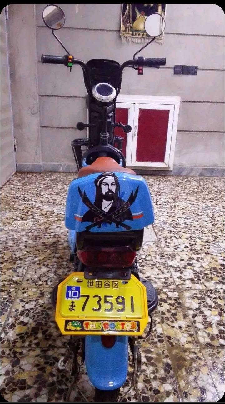 سبام عليكم شباب دراجة نظيفة مثل ماتشاهدون امامكم في الصور دراجة فقط متروكة يعني نستخدمه حاجات بسيطه تجي تفحصه يلا تاخذه العنوان الامين الثانية قرب البانزيخانة السعر 200الف 
العنوان الامين الثانية قرب البانزيخانة 
للاتصال على الرقم ***********
