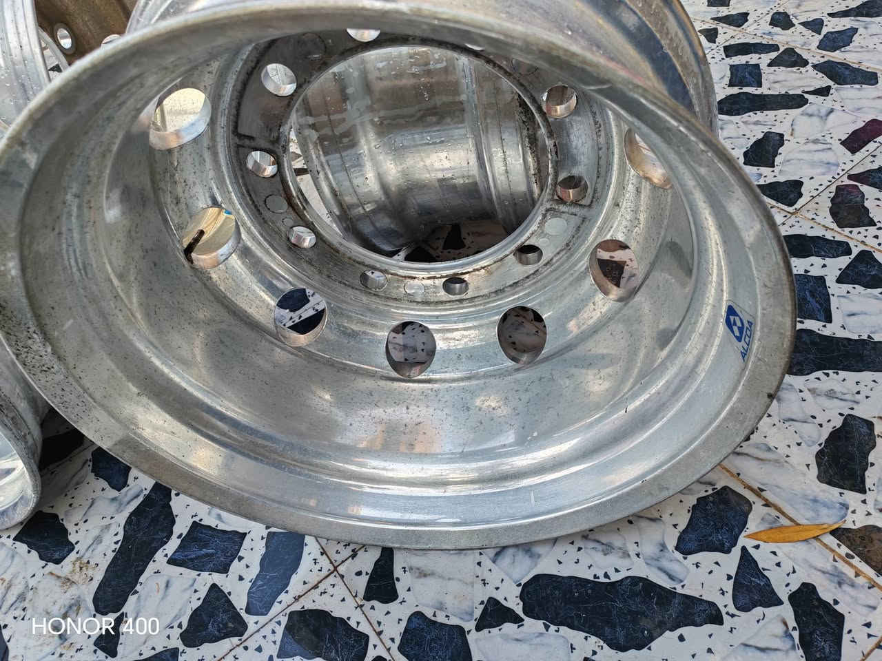 وياله فافون للبيع ٤اوياله أللماني كروم  استدات بوشه السعر ٦ورقات عنواني البصرة ***********
