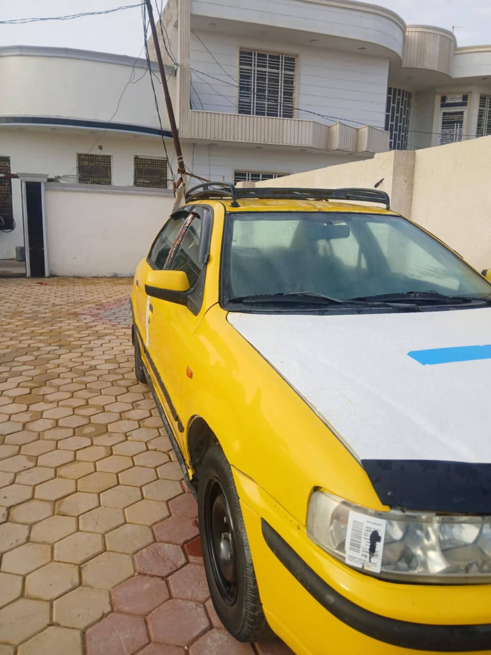 سلام عليكم سمند للبيع مصبوغه عام بدون ضربه سياره كير ومحرك مابيها شي كهربيات شاشه كلها شغاله كبل للشارع 26 وبيها مجال ***********كربلاء
