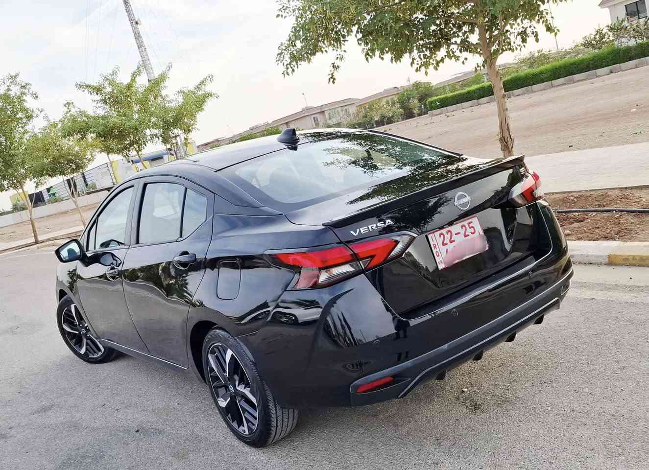 نيسان فيرسا < بورش> 
موديل 2024
ماشية 13 الف ميل
مواصفات 
كشن لونين  احمر واسود
كشن هيتر
تشغيل عن بعد
بصمة ابواب
بصمة سيارة عدد 2
ويل كب 17
استيرن خياط احمر
دشبول لونين
لايت زينون وحاجب لد 
تبريد لمس
شحن موبايل وايرليس
تحكم ستيرن
شاشة كبيرة اندرويد وكار بلي
كاميرا خلفية دواره
رادار أمامي + خلفي + جانبي
توقف ذاتي أمامي وخلفي
حساسات خلفية
تحديد مسار
سنتر لوك
جامات كهرباء بالكامل 
بجم كبس شرط 
السيارة صفحة السائق صبغ فقط
بدون دواخل بدون شواصي
ايرباك سليم
الضرر مرفق مع الصور 
السيارة كاتي رقم اربيل
العنوان اربيل 
السعر 121 ومجال بسيط 
للاستفسار مراجعة الصفحة 
او الاتصال بالرقم *********** بيه واتساب
