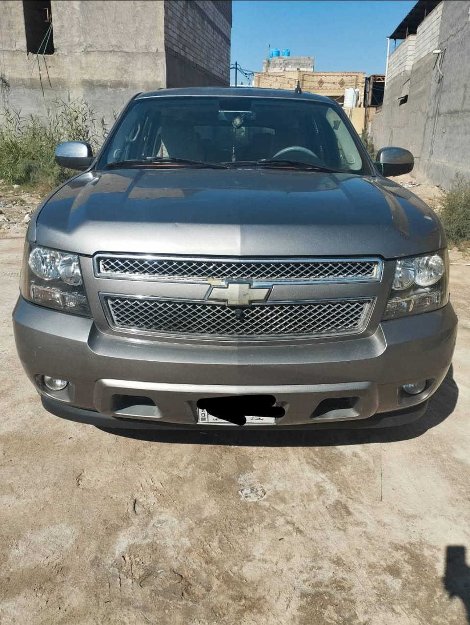 بسم الله الرحمن الرحيم سيارة تاهو للبيع موديل 2007 وارد كندي داخله تخريب بابين الصورة موضحه بل منشور مكينة جديدة ستوه مبدله والكير خير من يم الله رقم بغداد خصوصي مشروع وطني السيارة مصبوغة حزام جمالية ما عدا البند و قمارة والجنطة ما مصبوغ العنوان البصرة الجزيرة الاتصال على الرقم *********** السعر 145 وبيه مجال كلش قليل شط العرب, البصرة
