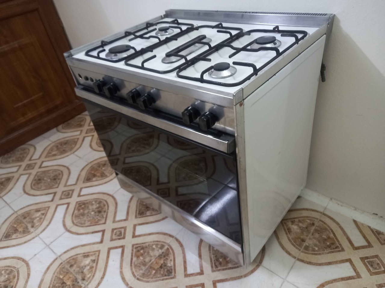 طباخ عشتار للبيع شرط الشغل السعر ١٠٠ ألف العنوان موصل حي الصدام بعد السيطرة عالشارع العام طريق بعشيقه *********** *********** يوجد توصيل داخل الموصل أجره عالمشتري موصل, نينوى
