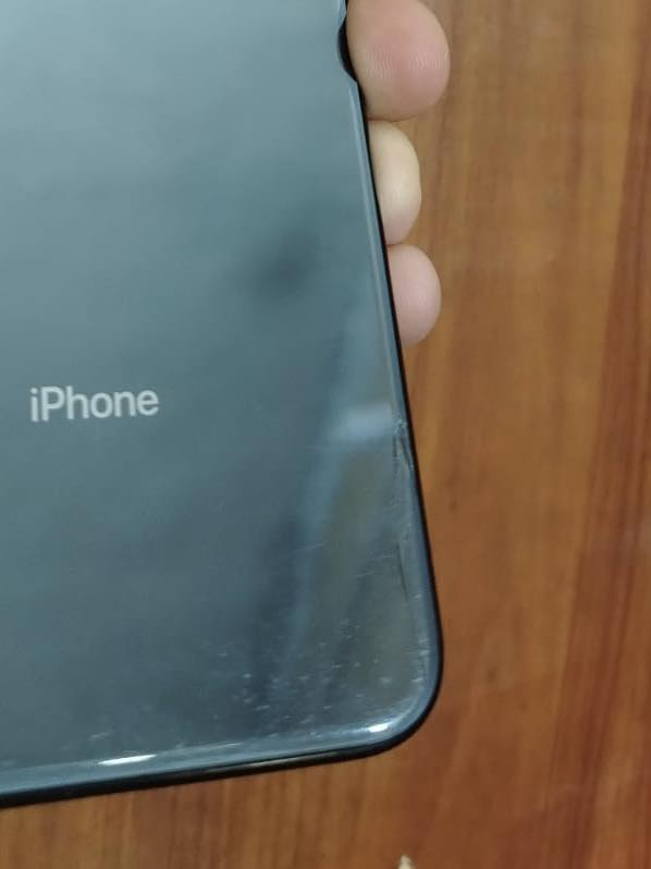 ايفون xsmax ذاكره 256 بطاريه 100
نموذج M مبدل بطاريه100 بي فطر خفيف بالضهر بالطرف  والبصمه متوقفه  شاشه مامبدله اصليه مكاني بغداد الكاظميه السعر 175 وبي مجال ***********
