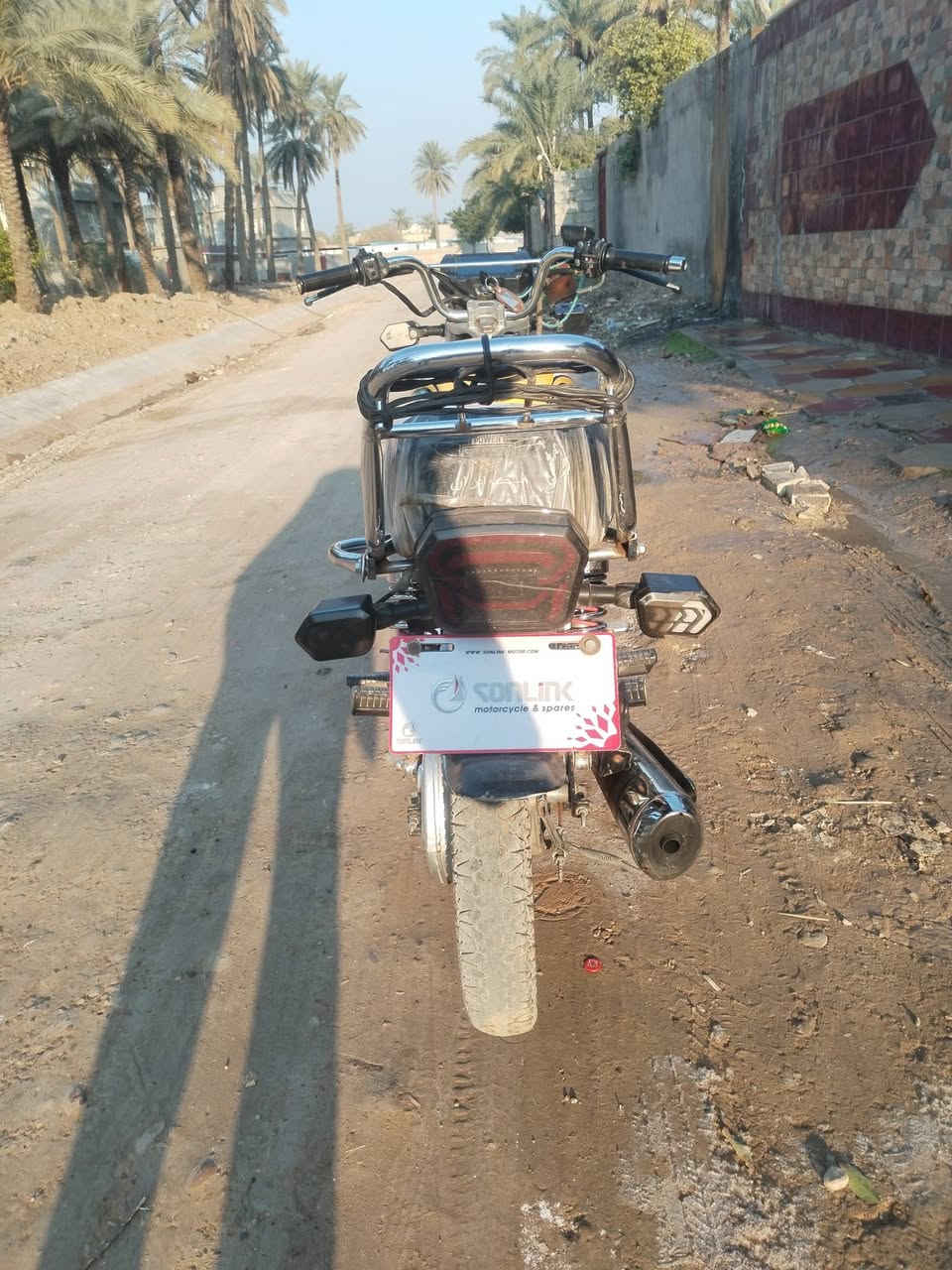 السلام عليكم دراجه سيفان للبيع  موديل 24 شكل 25 دراجه حلوه ونظيفه بعد احله من صوره مابيه نقص أوراق كامله  السعر 625 وبيه مجال قليل 

هاتف ***********

*********** الاسيا بي بس واتساب
