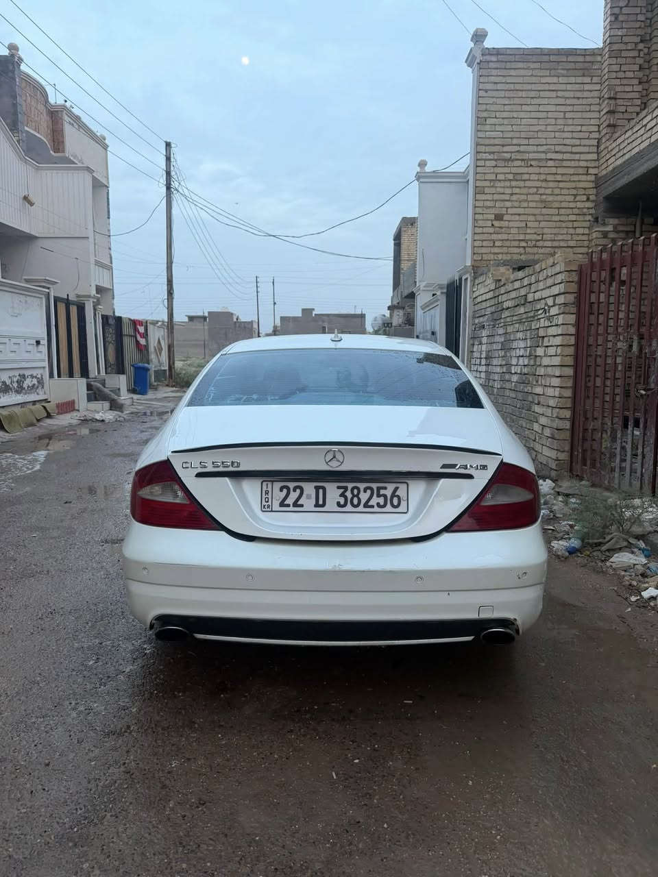 السلام عليكم
مارسدس 2009  V8 
CLS كلاس 550 
رقم اربيل ب اسمي تحول او وكاله + كتاب تضليل 80‎%‎ جديد 
بيهة كم قطعه صبغ بدون حادث طخات ابيع حزام شواصي لغود تكم قماره حوض كلة مكفول كير مكينه تراي وين يعجبك تبريد ثلج 
مواصفات 
بصمات 5 شاشة
 رادارات امامي خلفي 
سلايد فتحة سقف
كشنات كهرباء تدفئة تبريد 
 شفتات قطعتين تبريد 
منضومه زنون بجم كامل 
كشنات منفصل Vip 
باقي الموصفات معروفة 
العنوان بغداد الدورة 
السعر 120$ وبيهة مجال 
للاستفسار ***********
