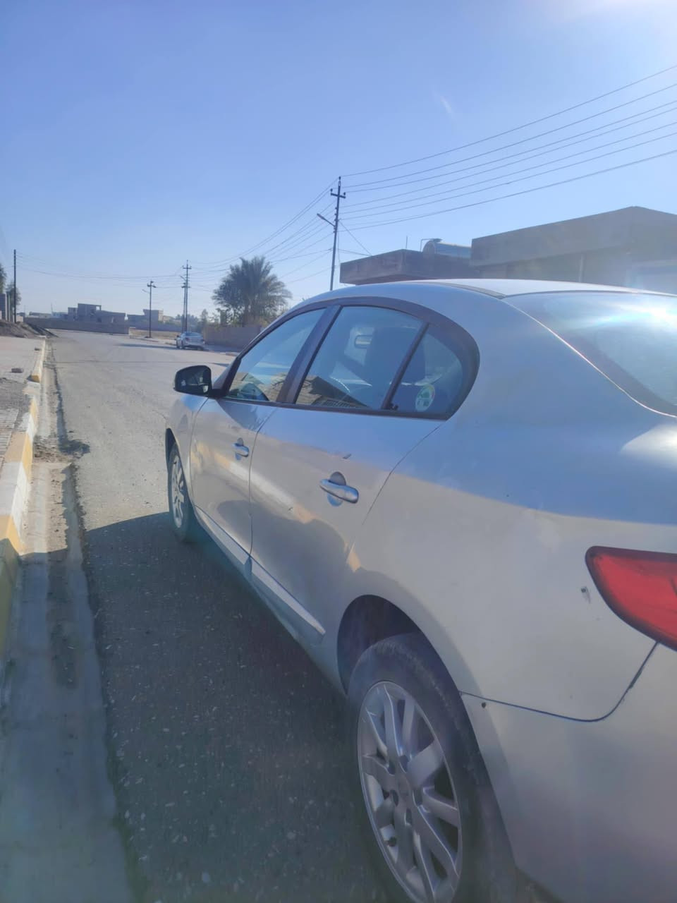 سني سامسونج 2013 للبيع
محرك گير شرط ما مفتوح
تدفئة تبريد شغال 
السيارة گصة
السعر :30
للأستفسار:***********
