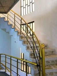 دار للبيع • الفلاح الثانيه • ١٠٠م