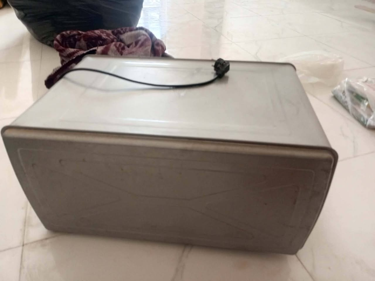 سلام عليكم فرن للبيع السعر خاص المكان بابل المحاويل شارع حله بغداد قرب مدينة حمورابي السكنيه رقم ***********
