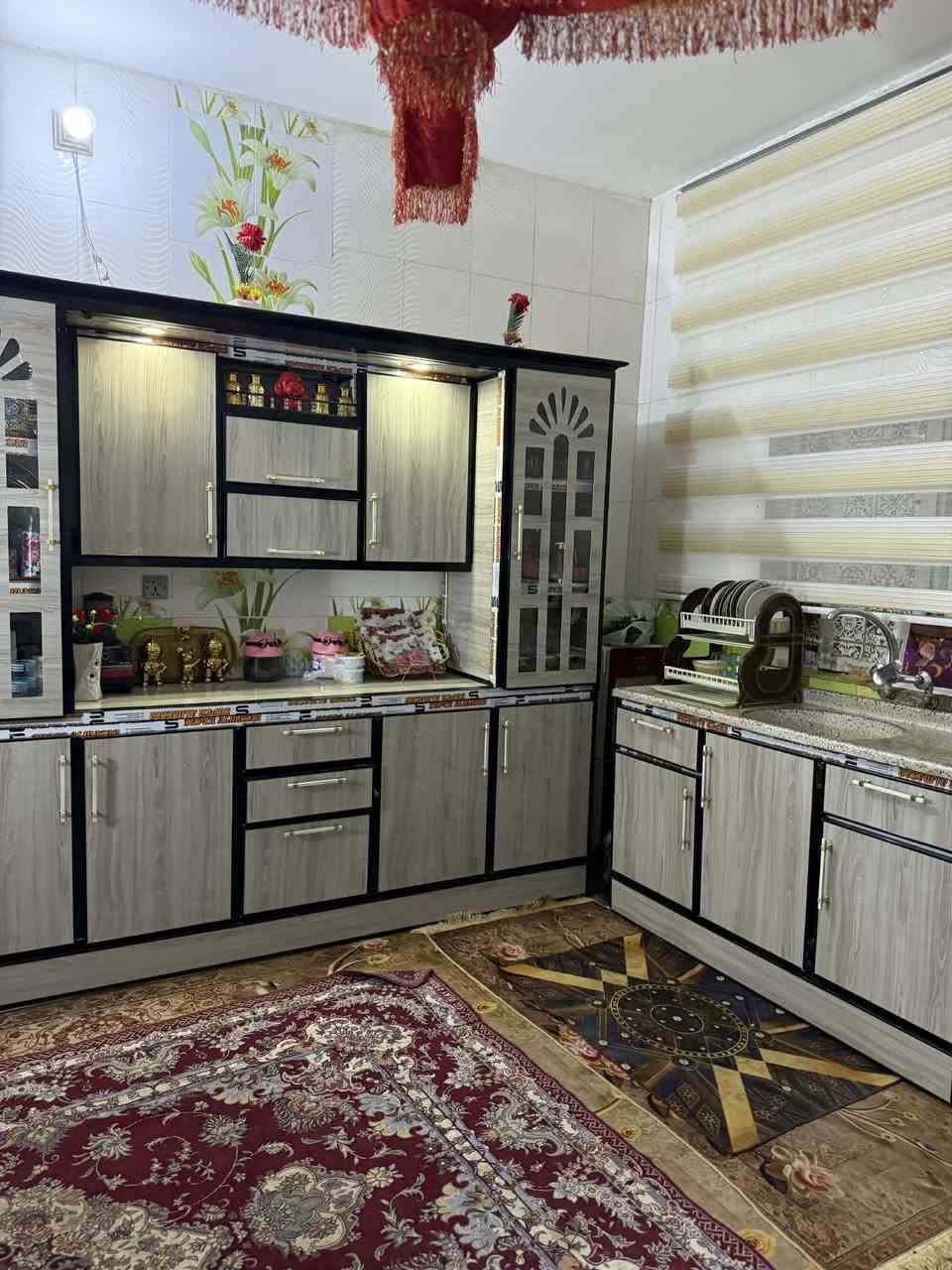 دار للبيع مساحته 400 يحتوي ع استقبال وهول وغرفتين ومطبخ حار وبارد وصحيات دخليه وخارجيه سند ل 25 ويحتوي ع محل وشارعه تبليط
المكان حله كريطعه مقابل سيطره الوزير
الاستفسار ***********
