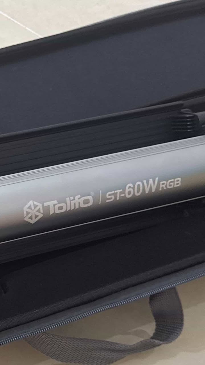 البيع
اتصال على رقم ‭٠٧٧٥ ١١٥ ١٠٩٣‬
او واتساب فقط 📞
ضاءة احترافية من نوع RGB بقوة 60 واط مناسبة للتصوير الفوتوغرافي والفيديو وصناعة المحتوى تتميز بإمكانية تغيير الألوان بالكامل (RGB) مع تحكم بدرجة حرارة اللون تعطيك إضاءة ناعمة وقوية بنفس الوقت
 • مناسبة الريلز اليوتيوب وتصوير المنتجات
 • بطارية قابلة للشحن وسهلة الحمل
 • تحكم بالإضاءة والألوان بدقة
 • تصميم عملي وخفيف
