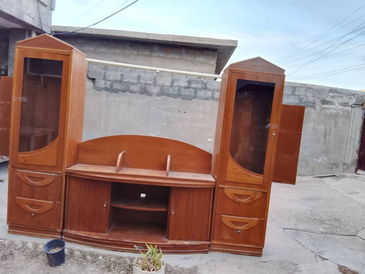 سلام عليكم بيع كنتور صاج نتظيف   عنوان كركوك حي العسكري.  سعره 75 وبيه مجال  رقم الهاتف ***********
