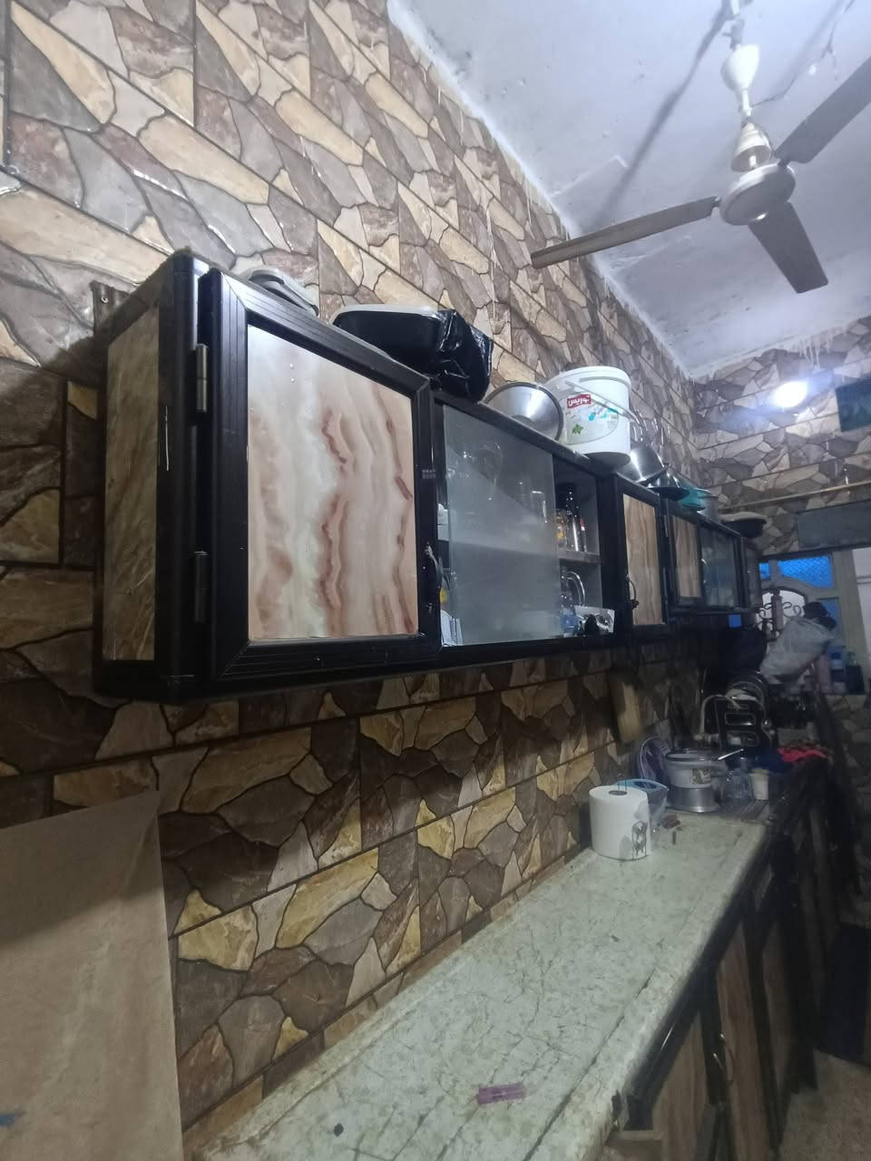 بيت للبيع زراعي... 
خنيطله شارع الكراج قريب ع المولده.. 
المساحه 170 
بناء فرمستون عگاده.. 
يتكون من غرفه وصالتين ومطبخ حار وبارد..  وديوانيه 
مجمع صحيات داخليه وخارجيه 
السعر 70 قابل للتفاوض 
موقع مميز.. 
نسقبل جميع عروضكم بيع شراء ايجار..


**إذا كنت صاحب هذا الإعلان وتريد حذفه لأي سبب، رجاءا أرسل رسالة إلى الدعم الفني**