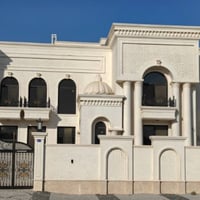 الرمادي • قصر ٣ طوابق • ٨ غرف نوم