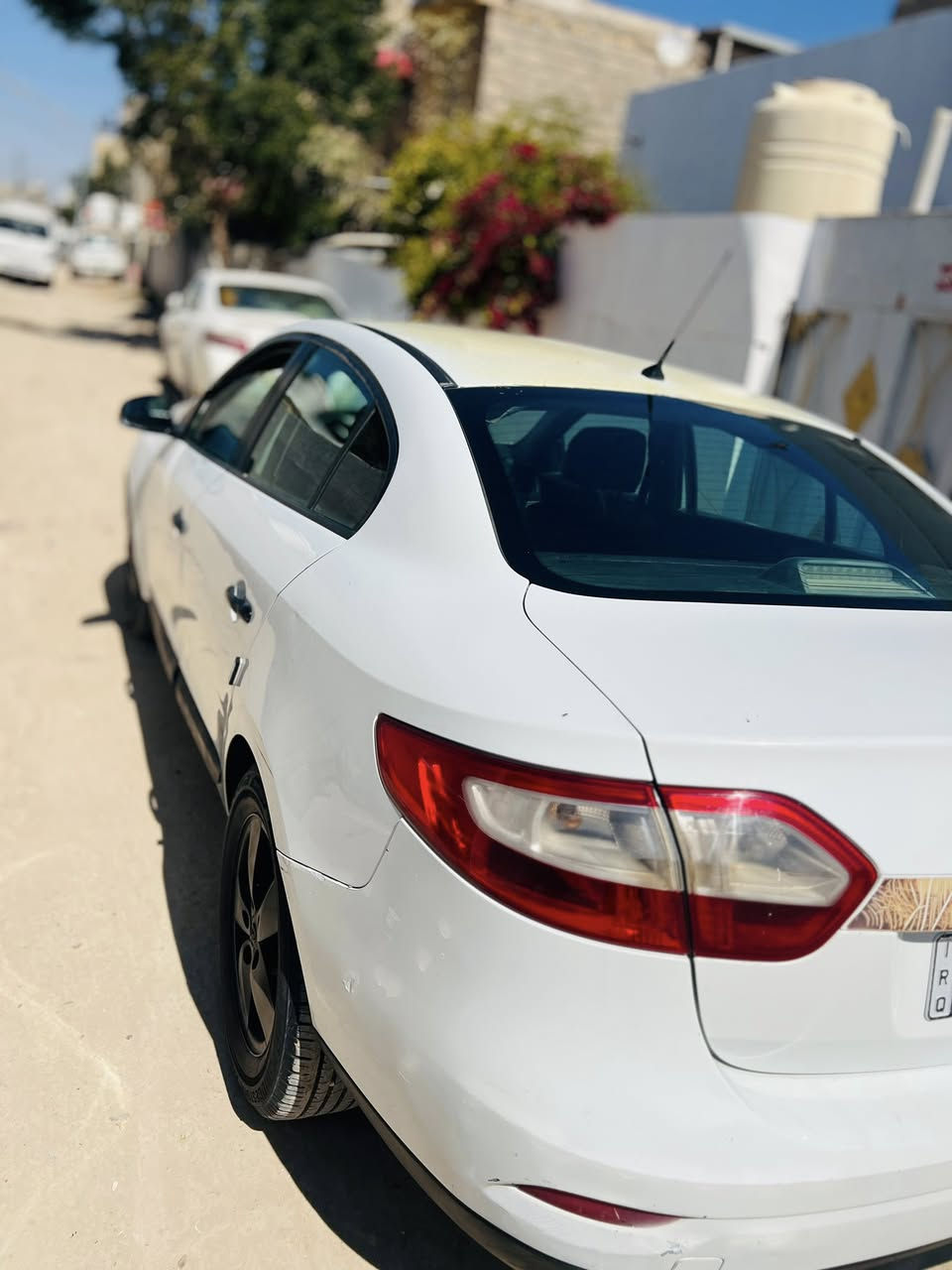رينو فلونس موديل ١٢ سنويه جديده 2031
مكينه وكير كفاله المكينه قبق اصفر المرغوب 
مابيها حادث بيها بيبان ٣ بس صبغ
مكانها حله 
رقمها بابل 
السعر 63 وبيها مجال 
***********
