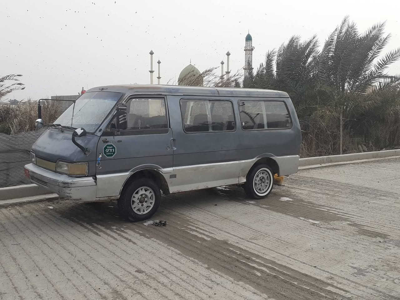 السلام عليكم كيا بس للبيع موديل 93 سعر 18 بها مجال رقم الهاتف ***********
