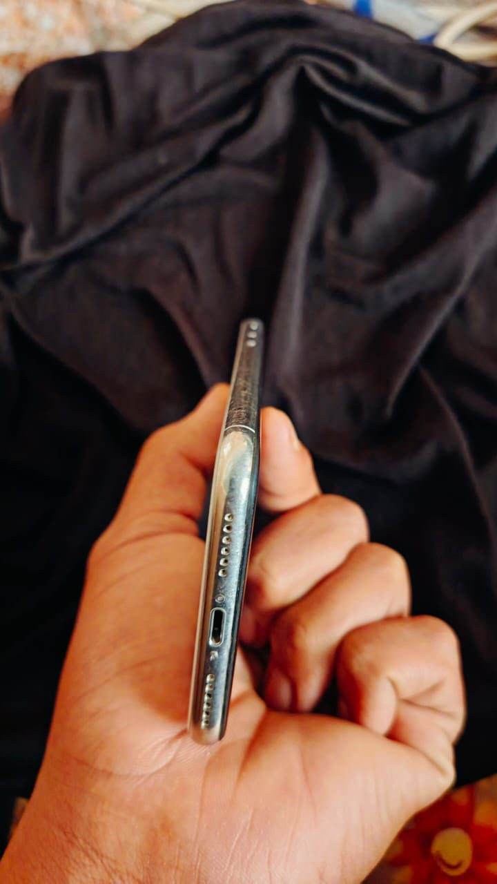 سلام عليكم ايفون Xللبيع فول بتصوير بطاريه زينه بس الكفر الوره مكسور قليل
مكاني (سوق الشيوخ الفضليه )رقمي *********** خاص موجود واتساب
