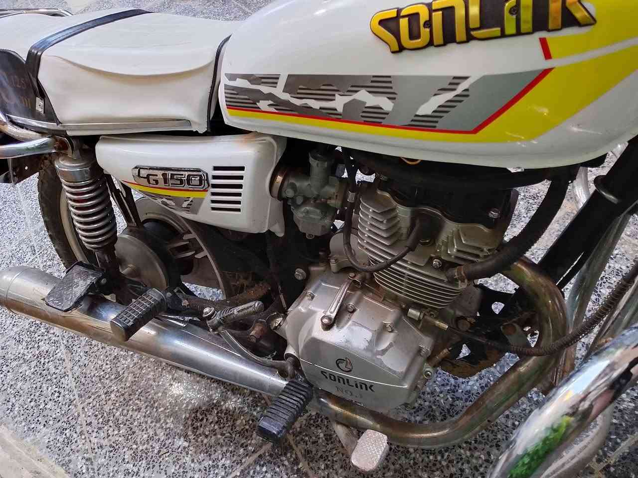 السلام عليكم دراجه للبيع موديل 23 كل نقص ما بيها كهربائيات سكن دبل شاير كلها شغاله سلف بصمه عن بعد تشتغل ***********
