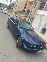 السلام وعليكم بي ام للبيع    سياره جاهزه تايرات جدد مكينه وكير جديد   ...