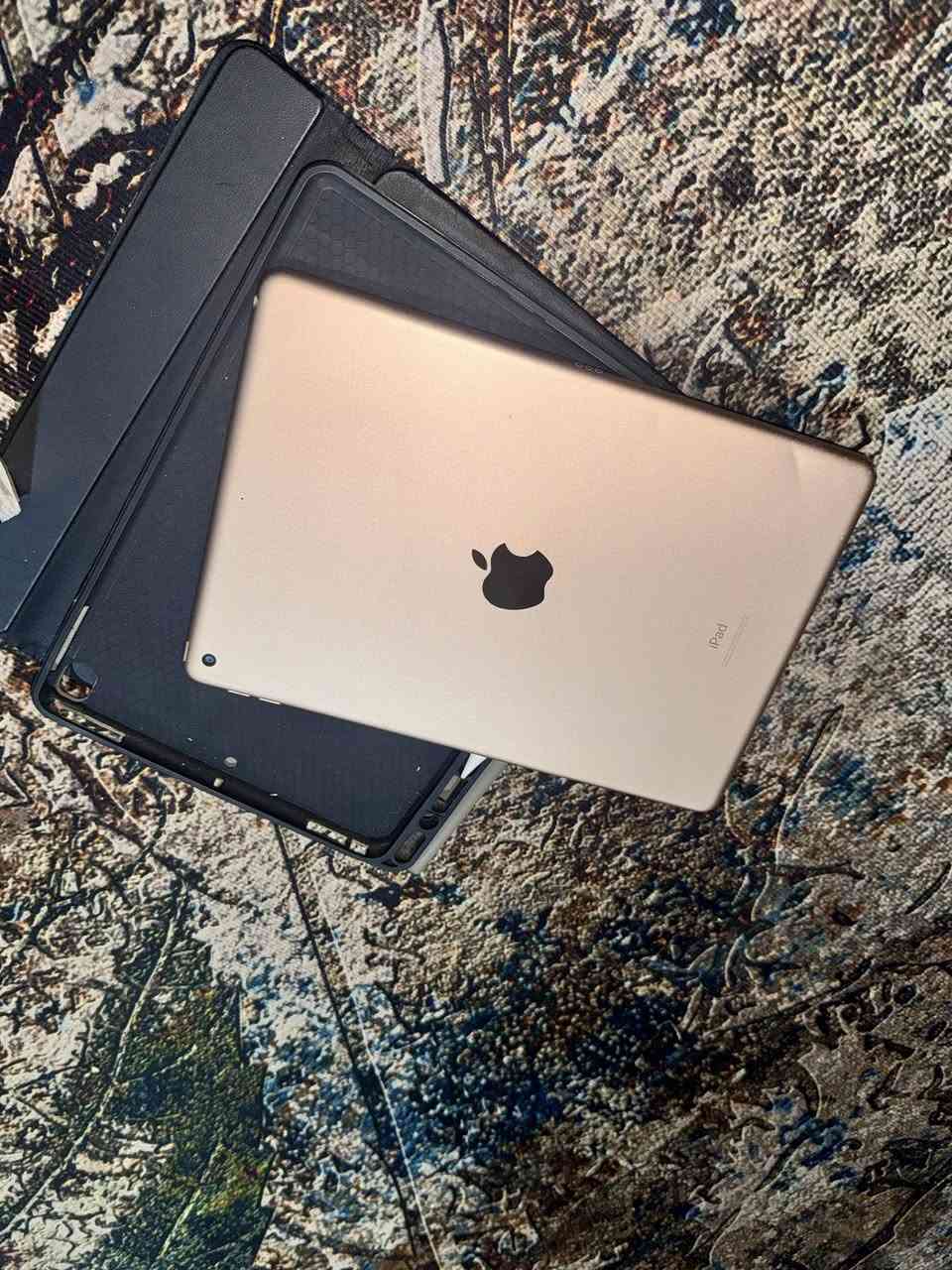 ايباد 7 للبيع مساحه 128 الايباد جديد مستخدم شي قليل السعر 200 وبي مجال تواصل *********** مكان البصره ياسين خريبط
