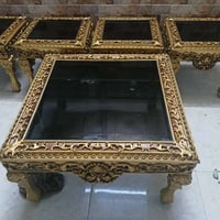 هەولیر • طاولة • ديكور