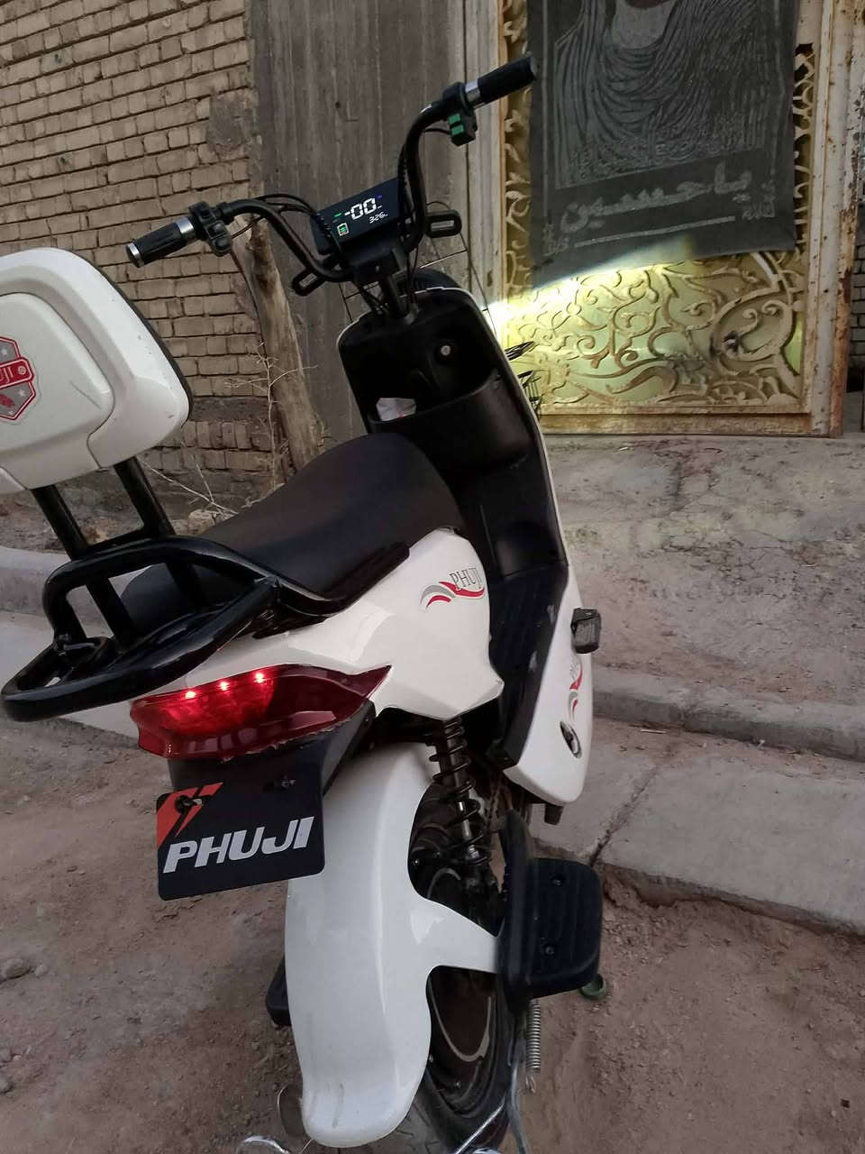 للبيع أقره التفاصيل


**إذا كنت صاحب هذا الإعلان وتريد حذفه لأي سبب، رجاءا أرسل رسالة إلى الدعم الفني**