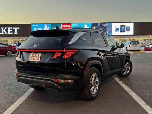 توسان 23 (بدون ايرباك) ماشية 16 فقط
نظيفة حيل وبعدها ع وضع الشركة 
محرك كير كهربائيات صدر كلها بلاد و100% 
دخول جديد منفيست بأسمي 

حادثها سطحي جدا  ( بدون دواخل بدون ايرباك )وموضح بالصور
صبغ بنيد وصندوق وجاملغ تعديل بارد الباقي مكفول 

ماشية 16 فقط 

رادارت 360 (امامي خلفي جانبي) - تشغيل عن بعد  - نقاط عمياء - قطعتين تبريد - شاحن وايرلس لاسلكي  - صندوق كهرباء - تحديد مسار - تدفئة كشنات - كشن كهرباء - اوتو بريك توقف ذاتي امامي خلفي عند الاقتراب من اي جسم ( مانع تصادم ) - بصمة تشغيل وابواب - دخول ذكي -  اوتو هولد - اوتو ستوب - ثلاث انظمة قيادة - قيادة ذاتيه  - مثبت سرعة - اشاير بالمري -  شاشة كبيرة تدعم كار بلي + اندرويد اوتو - وبعد بيها هووواي مواصفات 

 محرك 2500 

‏‎السيارة جديدة بمعنى الكلمة وبالواقع بعد احلى   
 وكل التفاصيل مذكورة بالكامل
مكانها بغداد او اربيل
‏‎
السعر ١٦٥ وبيها مجال بسيط
واذا تريدها مرقمة ضيف عليها سعر الرقم 

‏‎ للأستفسار هذا رقمي
***********
