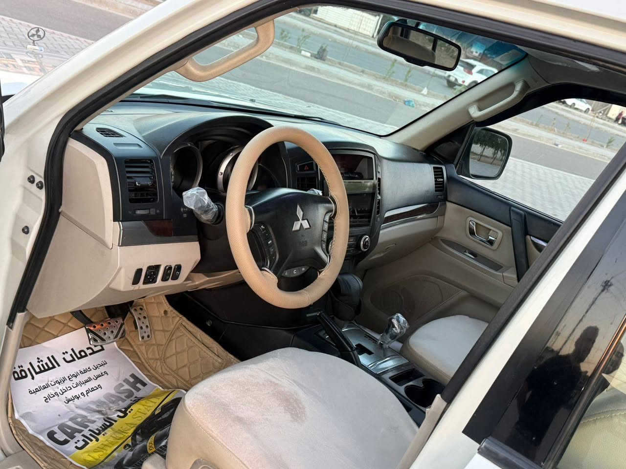 سلام عليكم باجيرو موديل 2010  للبيع حبتور فول مواصفات رقم جديد بسمي  بدون حادث السعر 148 مكان السياره بغداد الاستفسار رقم ***********
