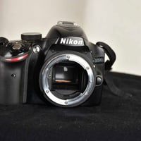 نيكون D3200 • عدسة ٥٠مم f1.8 • عدسة ٧٠-٣٠٠ يدوي