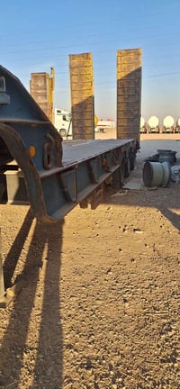 لودر الماني • مكفول كفالة • طول ١١.٨٠م